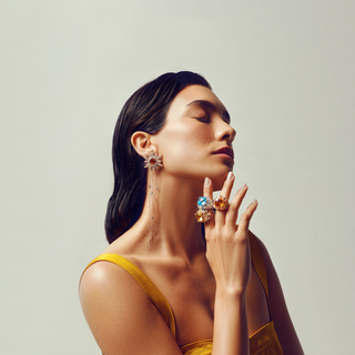 QUEEN BEE ARINNA GOLD DIAMOND PERIDOT RING