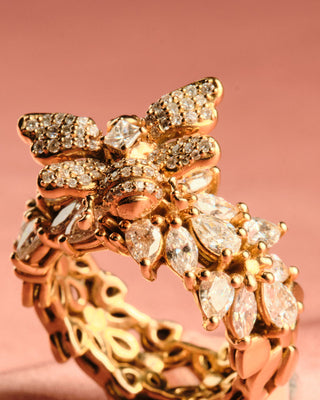 QUEEN BEE ARTEMIS 18K GOLD DIAMOND RING