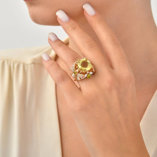 QUEEN BEE ARINNA GOLD DIAMOND RING