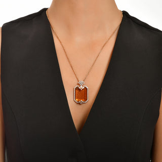 QUEEN BEE 18K GOLD DIAMOND PENDANT